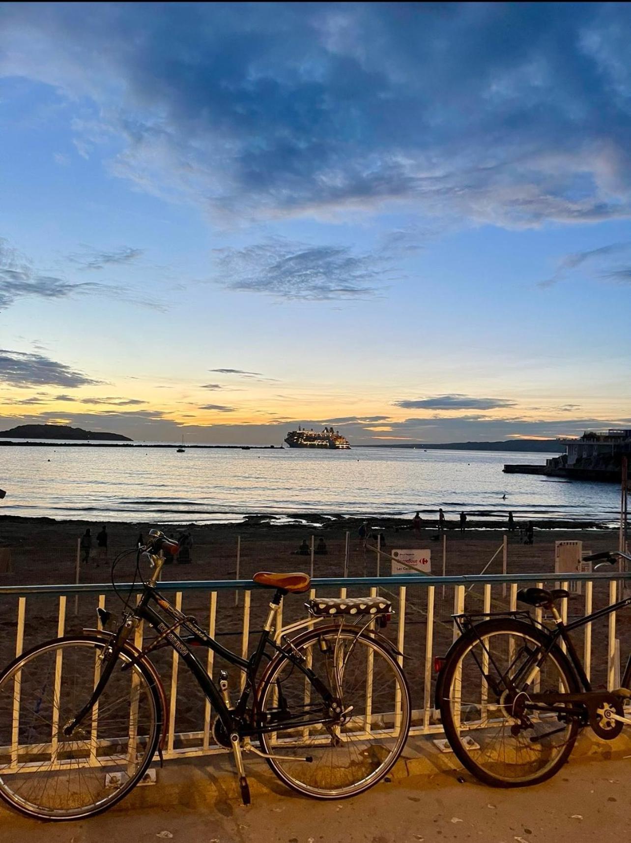 Sea View - Netflix - Velodrome Apartment